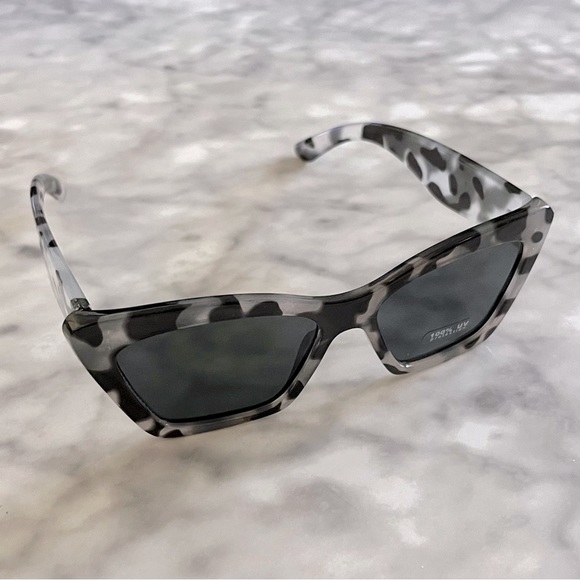 Anthropologie Tortoise Shell Cat Eye Sunglasses - Picture 5 of 10